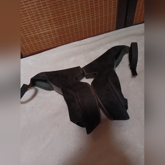 Celine Paris platform heels - Picture 3 of 9